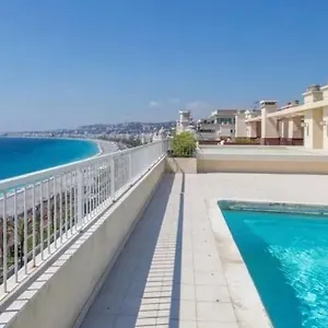 Le Royal, Cosy Seaside Studio Apartment